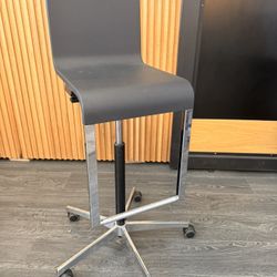 High quality adjustable counter to bar hight chair (19 available optional)