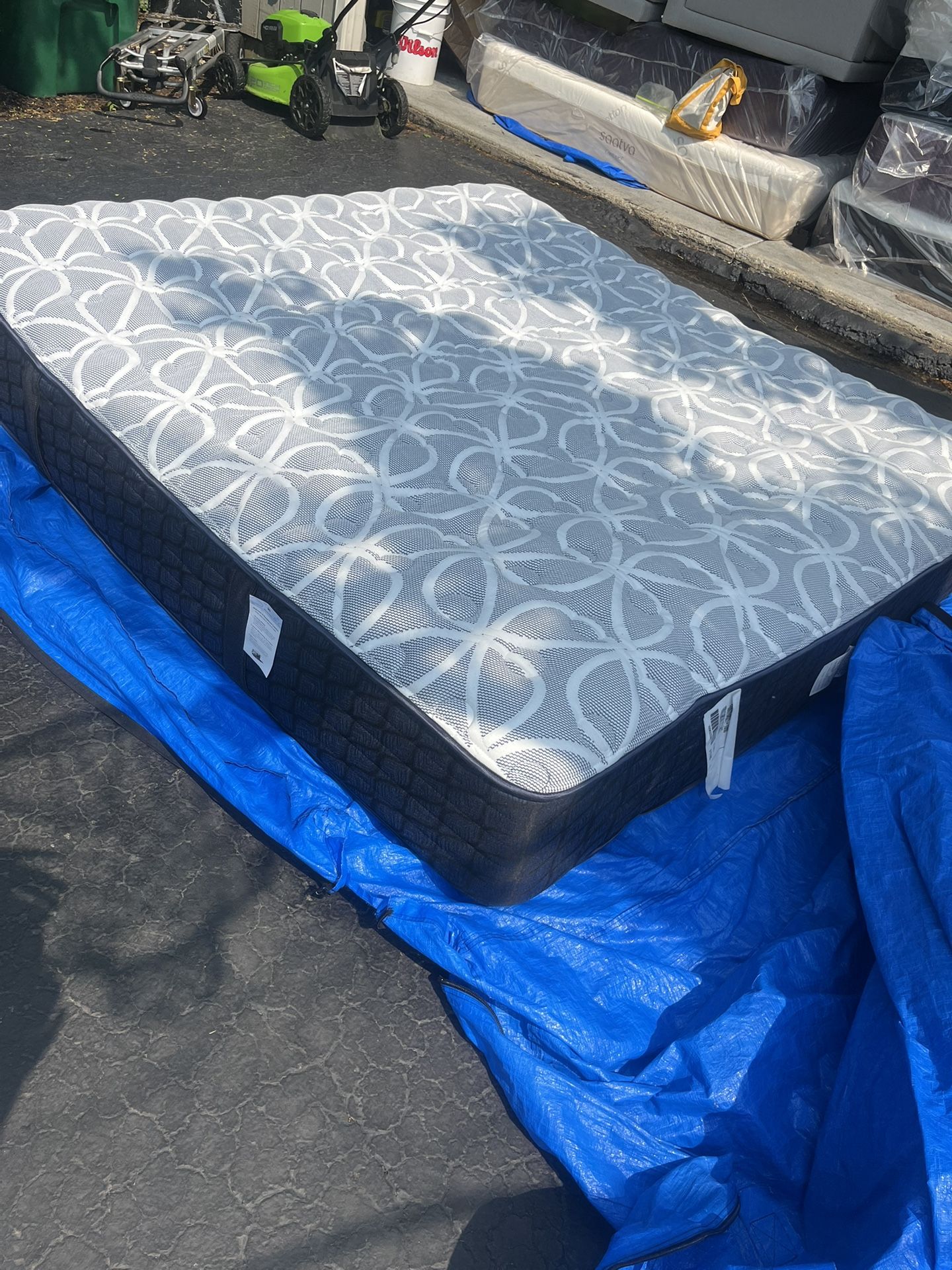 Wayfair Clarks Hill Elite II Firm 13" King Mattress ❤️