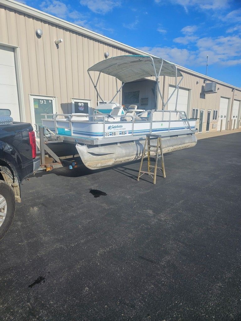 Pontoon Boat