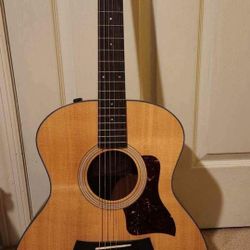 Taylor Acoustic Guitar - Model: 114C