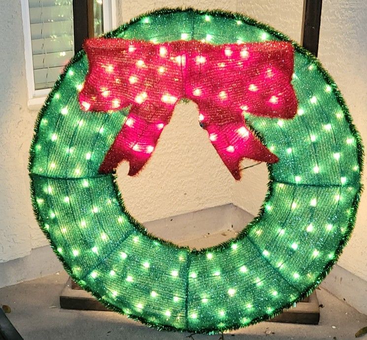 Outdoor Lighted Wreath