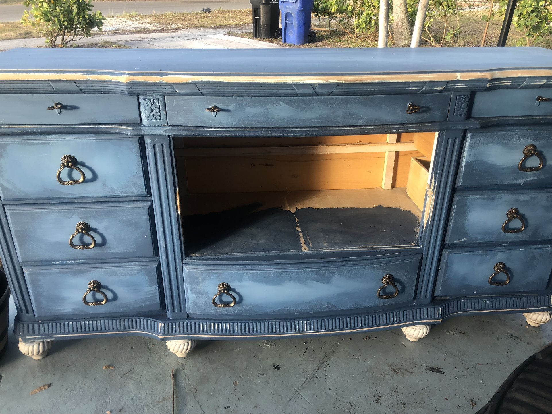 Free Dresser