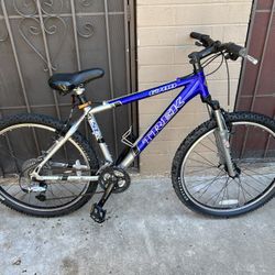 2016 Trek Mountain Bike. 