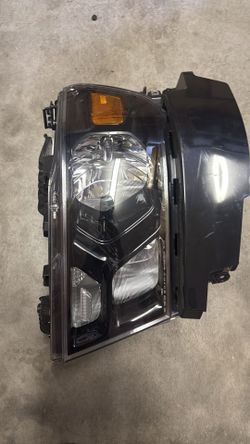 Driver side headligt ram 1500 19-26
