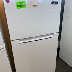 MAGIC CHEF MCDR740WE 7.4 cu. ft. 2-Door Mini Refrigerator