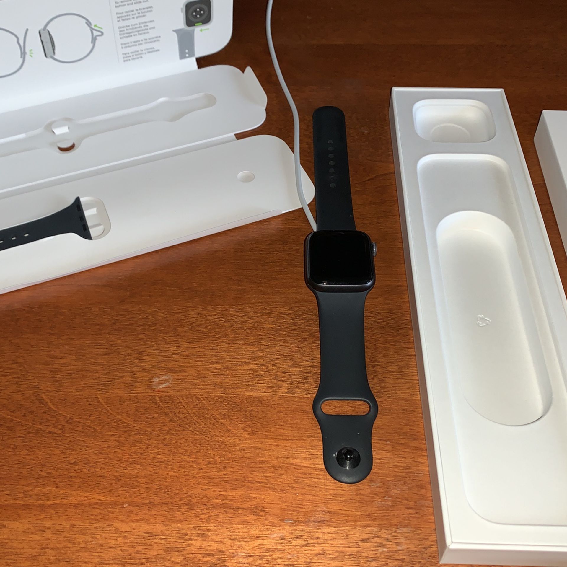 Apple Watch Series 6 With Charger