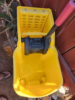 Mop bucket