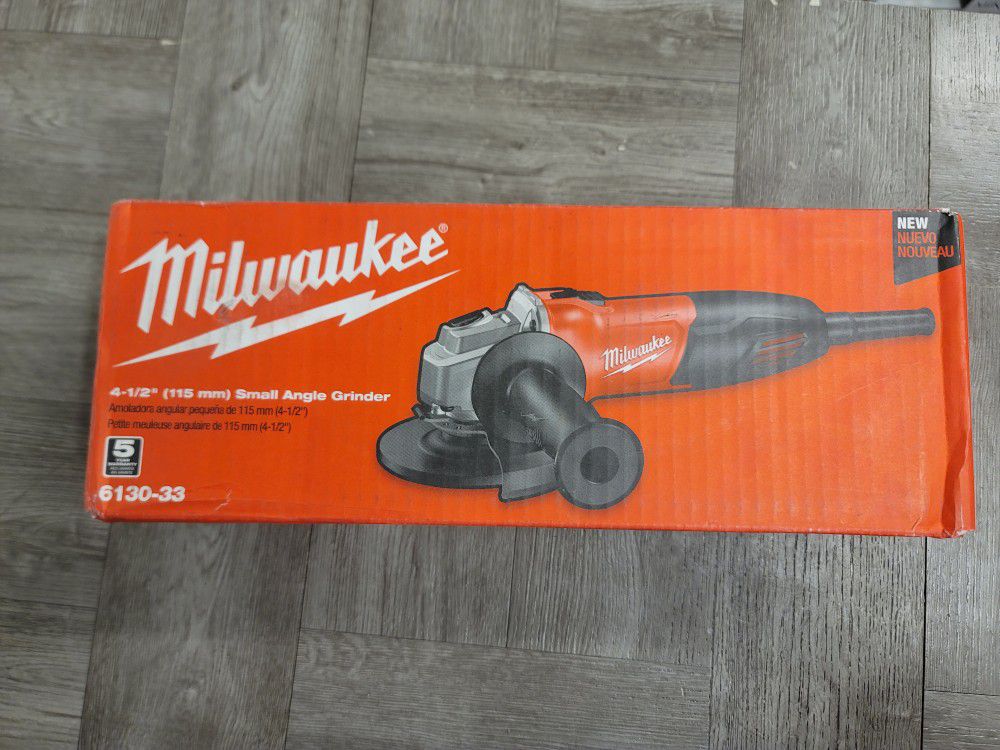Milwaukee (6130-33) 120V 4.5- Inch Angle Grinder for Sale in San Fernando,  CA OfferUp