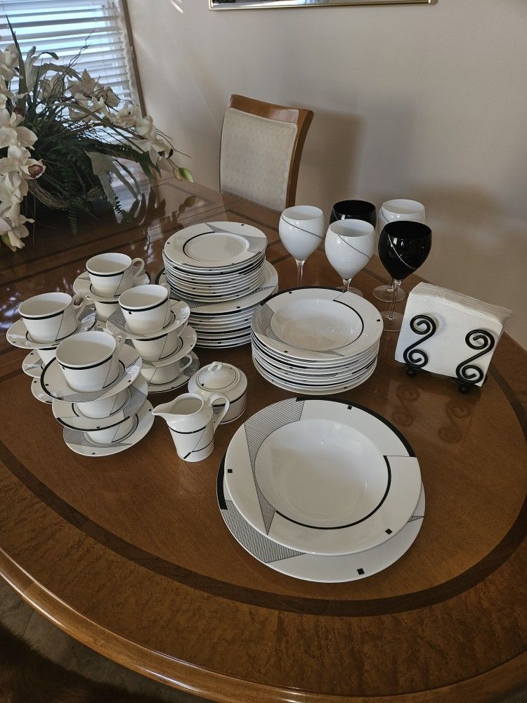 Mikasa China - Angles Pattern HK200