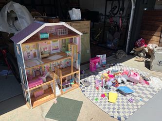 Kid Kraft Doll House