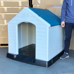 (New) $150 Extra Large Outdoor Indoor Waterproof Plastic Dog House 42”x42”x45”