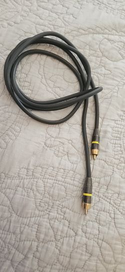 Monster Cable RCA Video Gold Plated Cable Cord 5ftused for connecting audio and video components. 
The cable features gold-plated RCA connectors for e