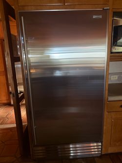 Sub zero freezer