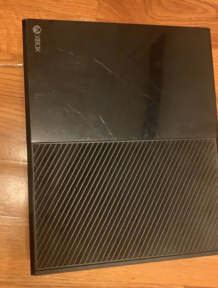 XBOX ONE W/ GAMES HIGH VALUE