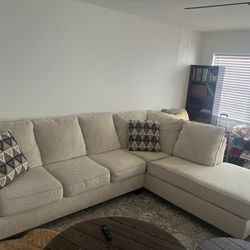 Elegant Cream Corner Sofa – 6 Months Old, Like New!