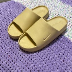 Nike Calm Womens Slides Sesame M5/W6