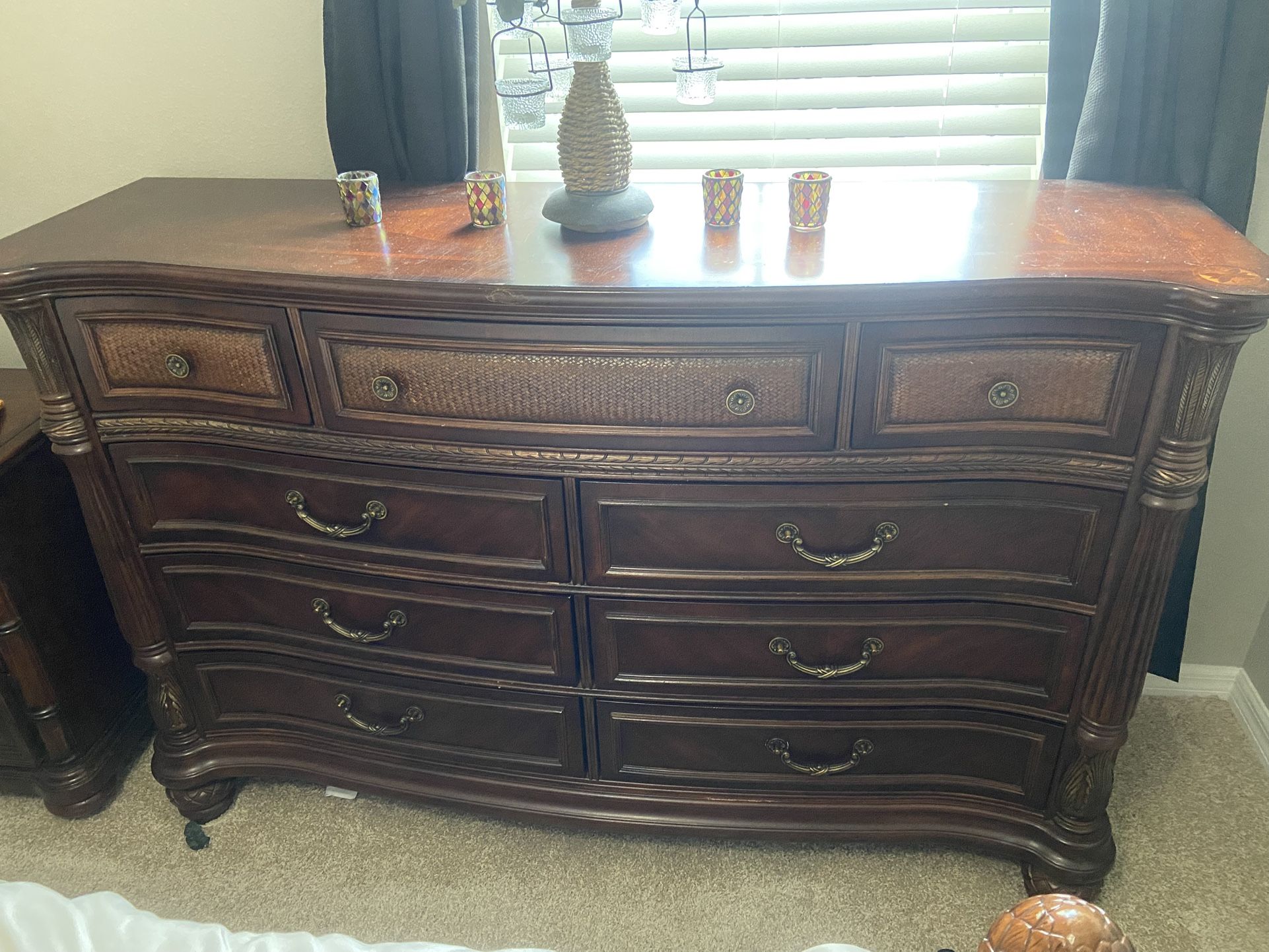 Beautiful Dresser $200.00