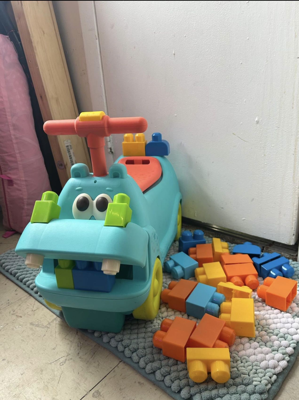 Battat STEM Scooter 26 Building Bricks Lights & Sounds Storage Seat 12+ Months  Hippo Ride on