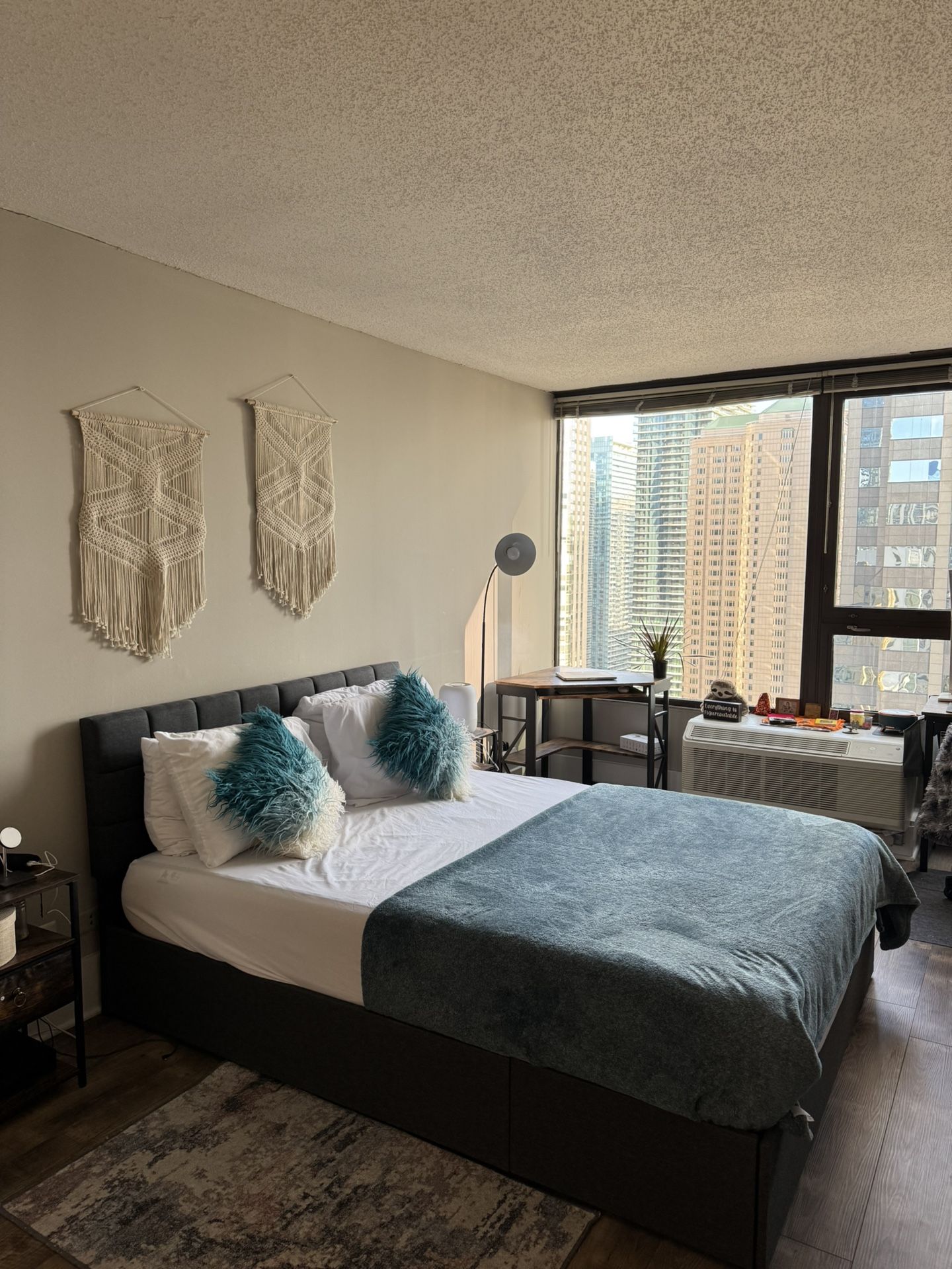 Queen bed With Headboard And Mattress With Mattress Topper