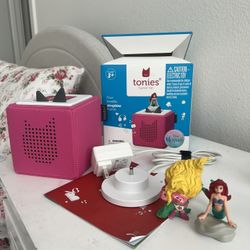 Pink Toniebox with Little Mermaid and Troll’s Viva Stories