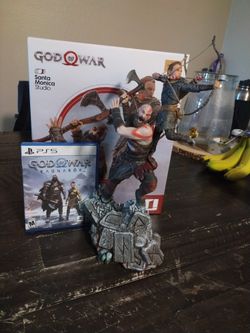 god of war Bundle (Statue & Game)