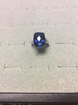 Sapphire Diamond Ring in Yellow Gold