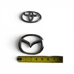 Toyota n Mazda emblem