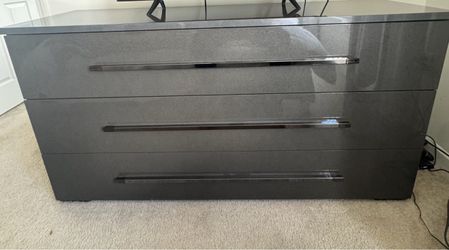 Raymour & Flanigan Modern Grey High-Gloss Dresser, Nightstand Set, Mirror, picture