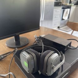 Xbox One, Acer Monitor And A10 Headset