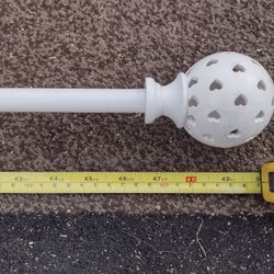 WINDOW. CORTINEROS.  USED. GOOD CONDITION $3