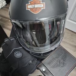 Harley Davidson Motorcycle Helmet & Gloves