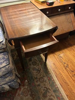 Ethan Alen - Wood drop-leaf side table with drawer