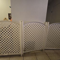 White outdoor privacy screens