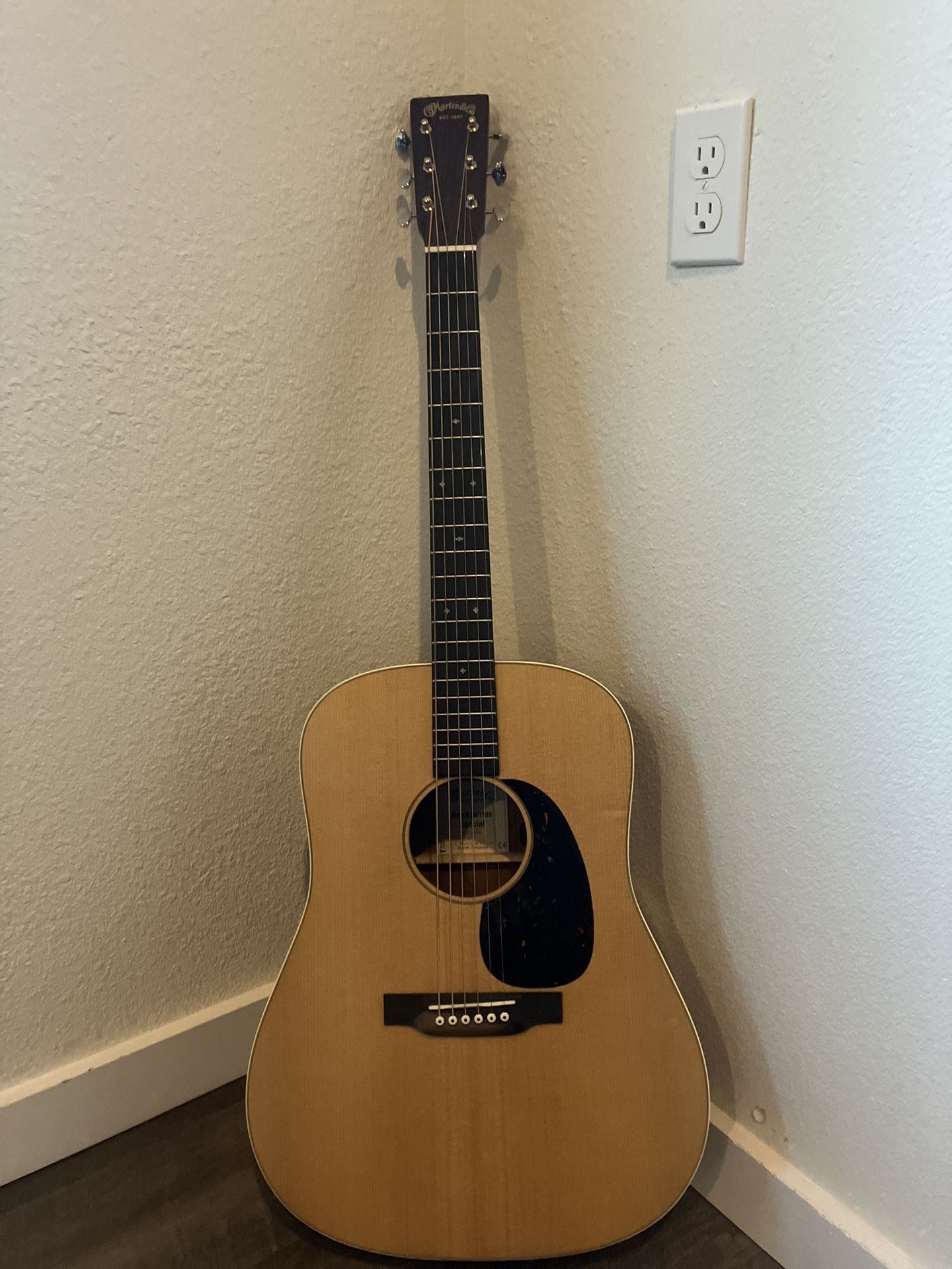 Martin D10