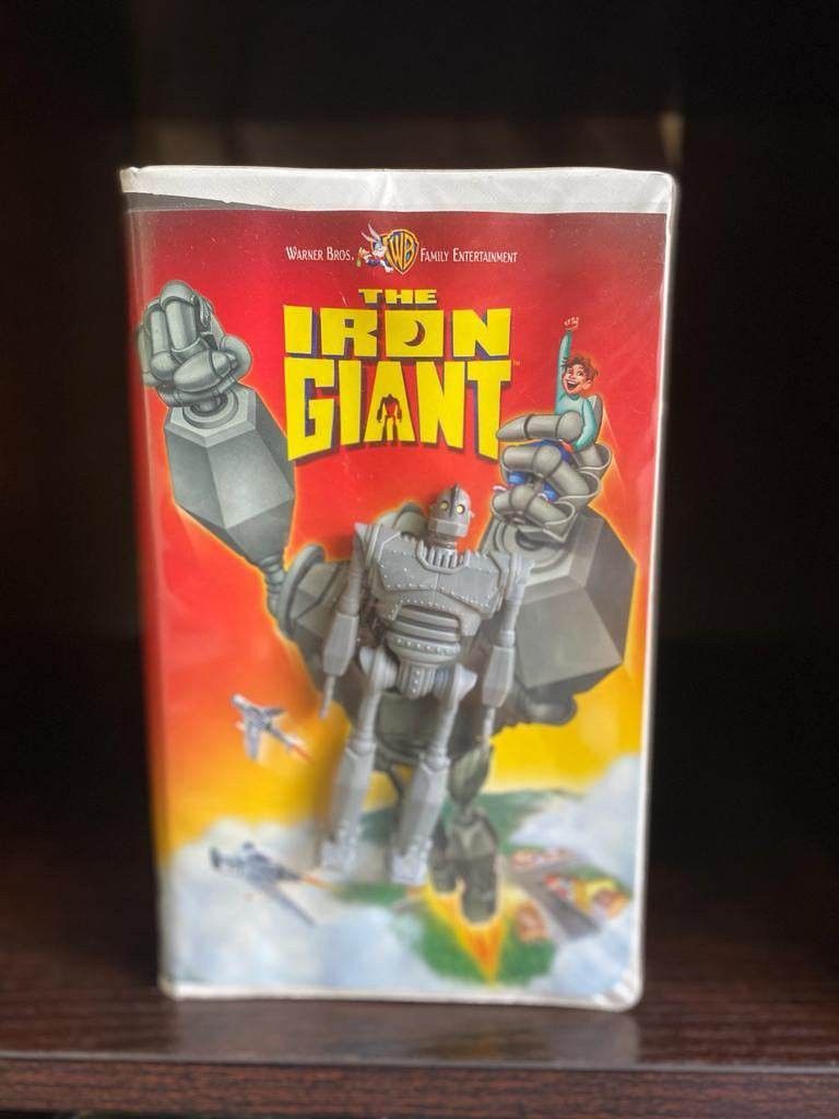 Vintage 1999 The Iron Giant Vhs Tape With Promo Toy Action Figure Rare