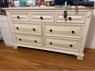 Off white Dresser