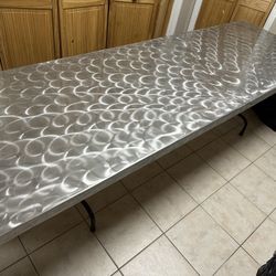 Party Table Whit Nice Cover