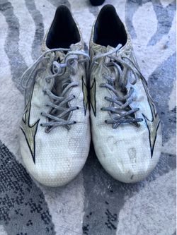 Mizuno Alpha Size 10