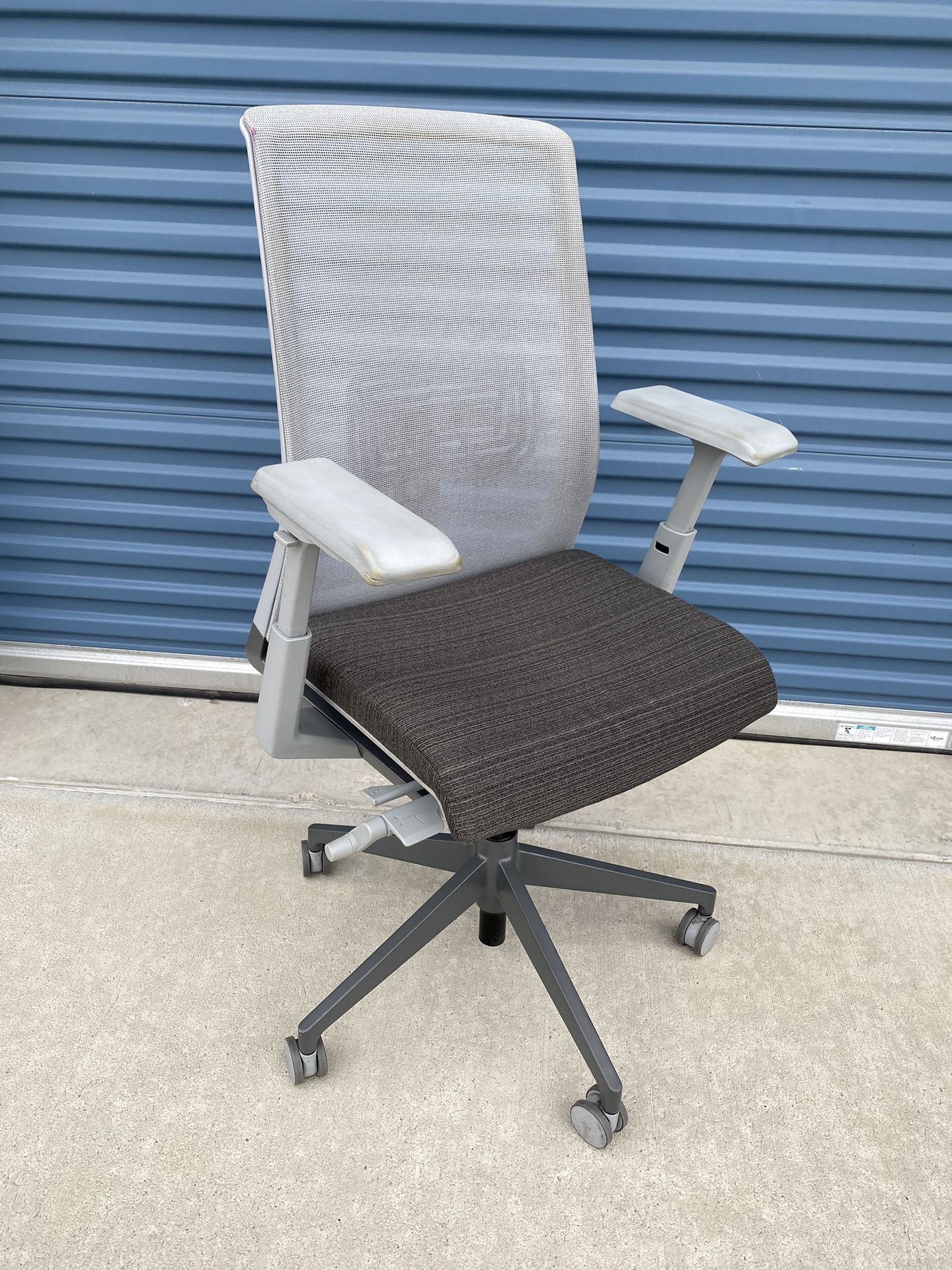 Haworth Very High Mesh Back Fully Adjustable Model Office Chair