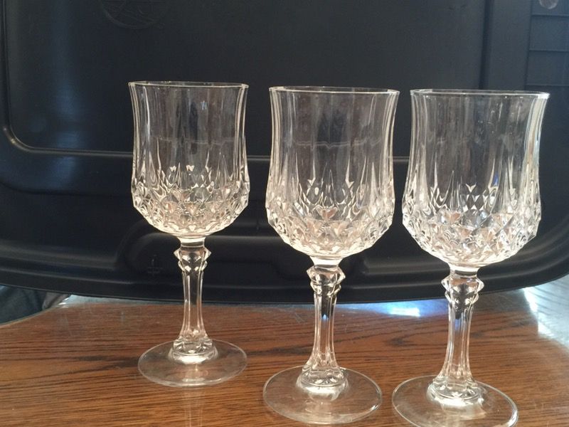 3 Crystal wine glasses