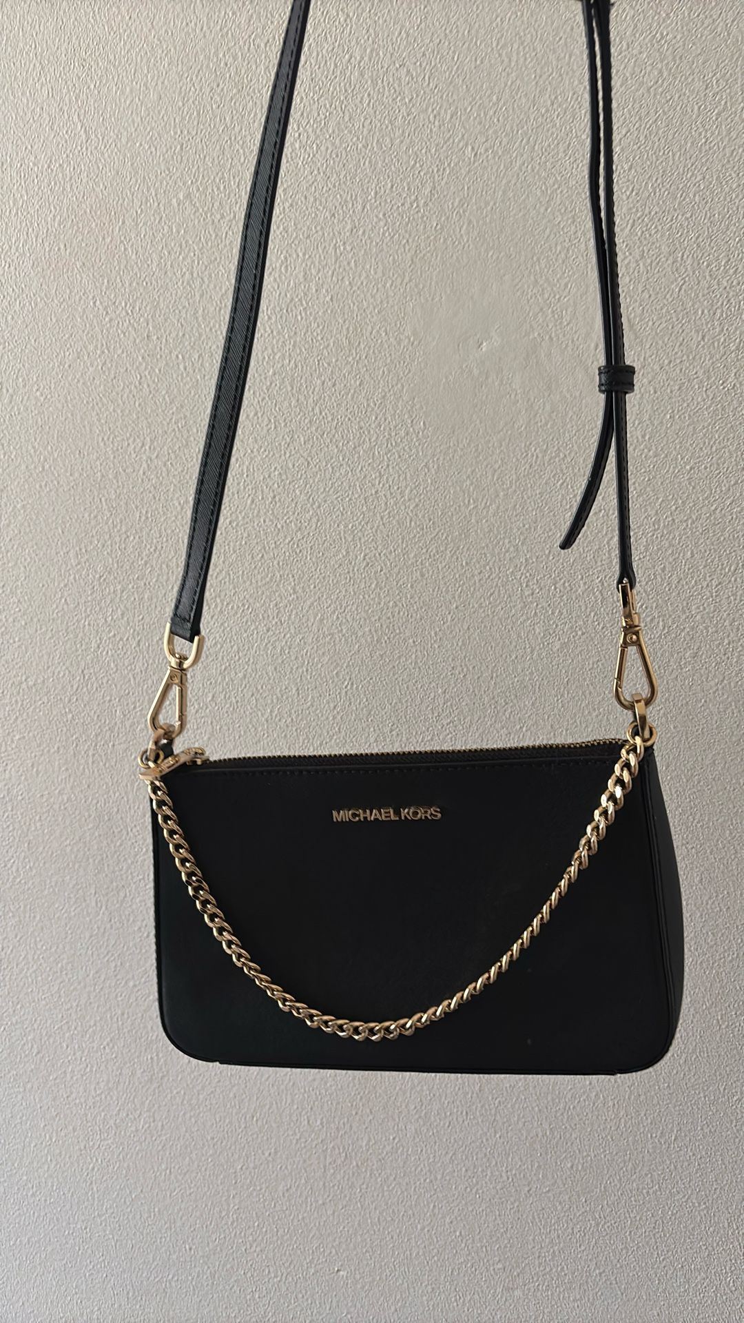 Michael Kors Leather Shoulder And Crossbody Bag 