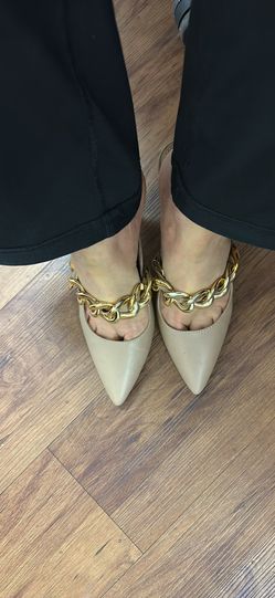 Shoe dazzle Taupe/Brown size 8 high heels 3” heels 