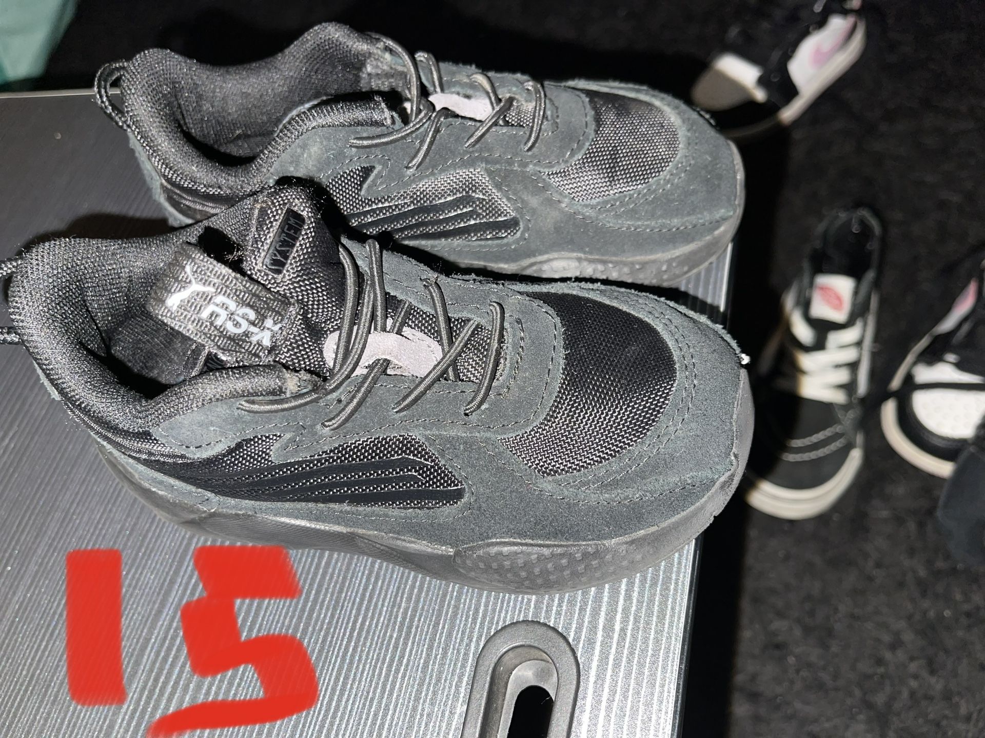 Shoes Pumas