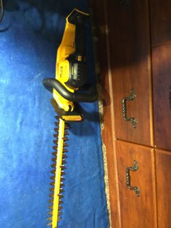 Nice, like new Dewalt 20V Hedgers! Only 80 tomorrow (Sat) 💥💥👍🏽👍🏽