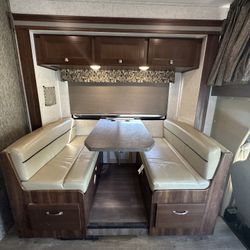 2018 Forest River Class C Motorhome – Ford E-450 – Approx. 27 Ft – $65K