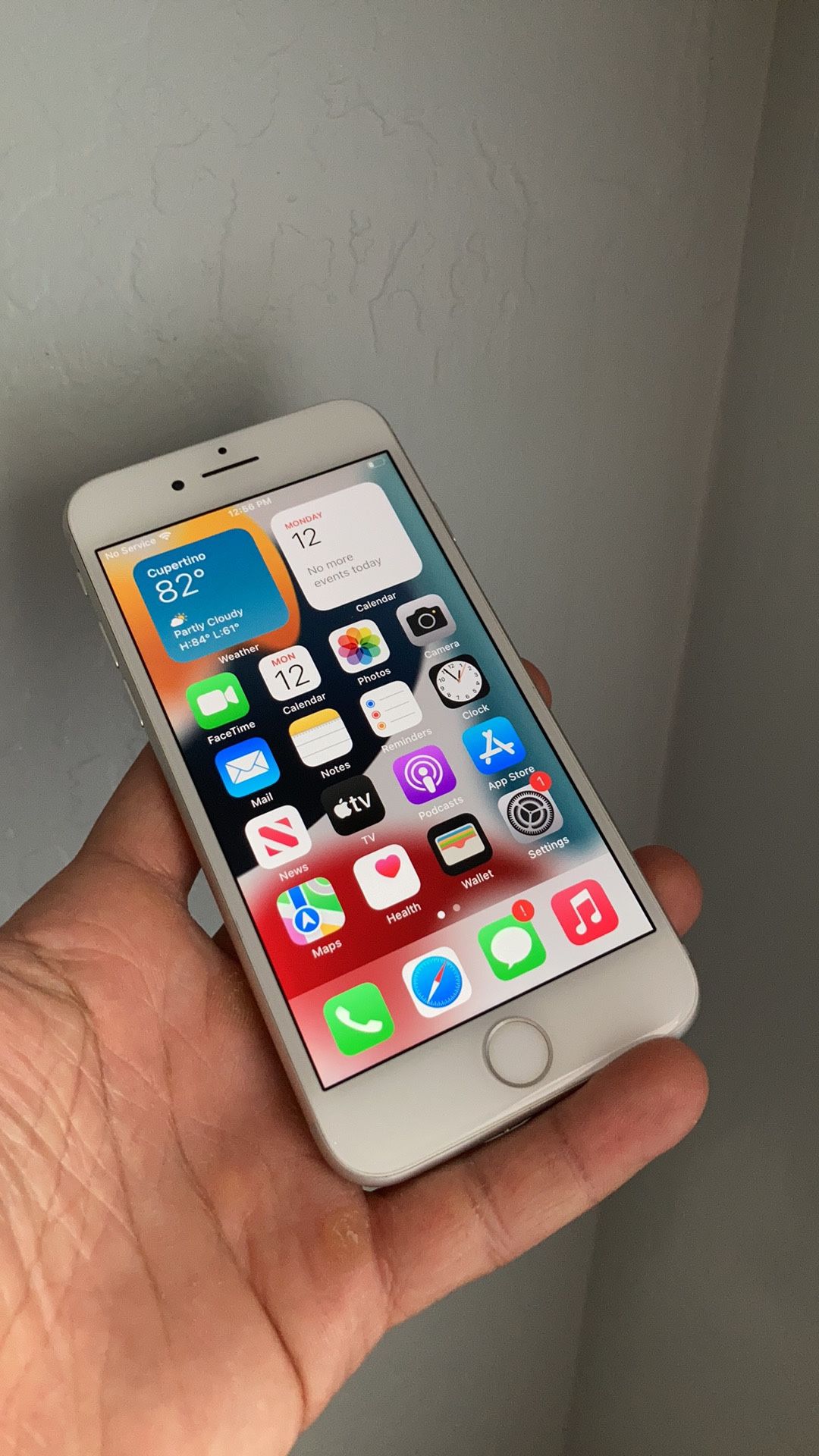 iPhone 8 256gb. Like New And Unlocked!