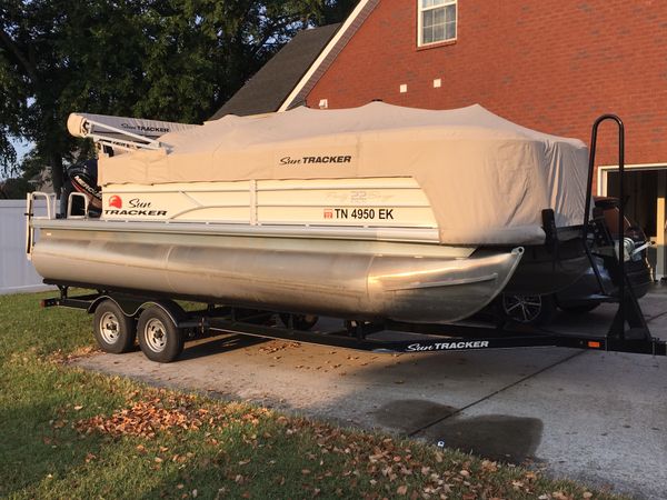 2016 22’ sun tracker party barge dxl