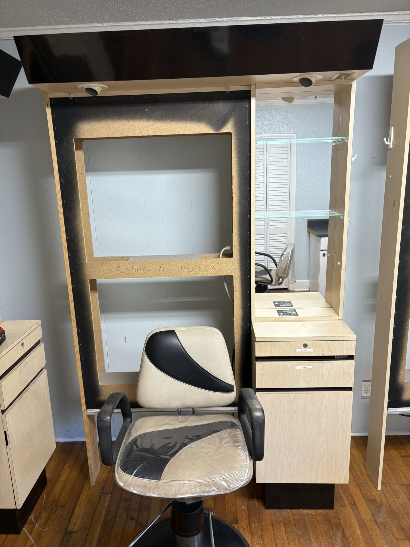 Salon Station And Chair