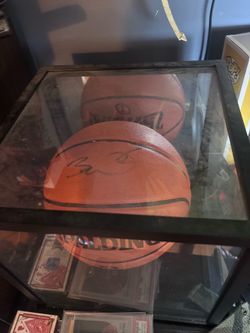 Dwayne wade signed basketball
