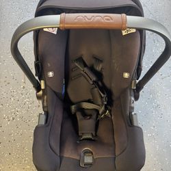 Nuna Car Seat W. Base 